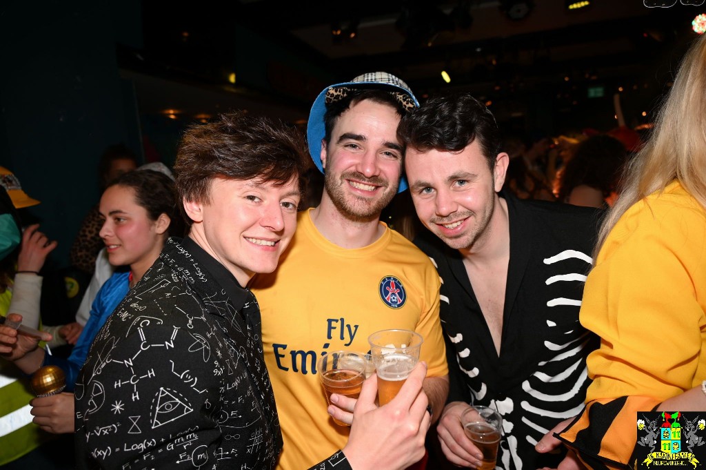 ../Images/Pyamaparty 097.jpg